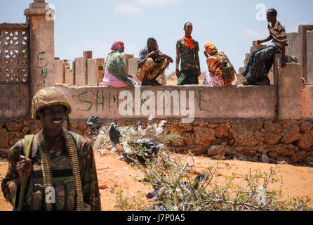 Dieser Titel bezieht sich wahrscheinlich auf eine Sicherheitsoperation oder ein Ereignis in Kismayo, Somalia, an der AMISOM-Kräfte und das RKB-Sicherheitsteam am 5. Oktober 2012 beteiligt waren. Stockfoto