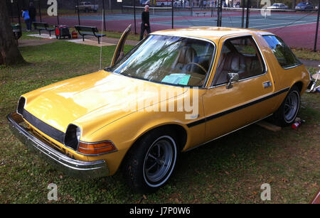 1975-AMC Pacer-Basismodell auf 2012 Rockville g Stockfoto