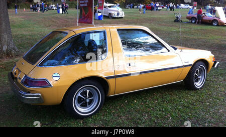 1975-AMC Pacer-Basismodell auf 2012 Rockville s Stockfoto