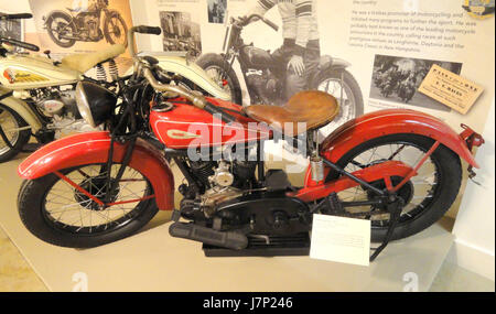 Das 1932 Indian Scout Pony ist ein Vintage-Motorrad, das im Lyman & Merrie Wood Museum of Springfield History ausgestellt wird. Es zeigt das Design und die Handwerkskunst amerikanischer Motorräder aus dem frühen 20. Jahrhundert. Stockfoto