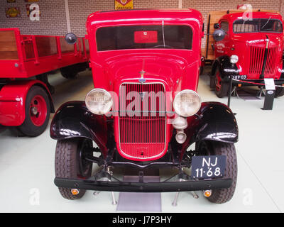 1934 Ford 46 810 mit 1951 DAF trailer pic2 Stockfoto