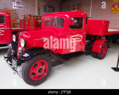 1934 Ford 46 810 mit 1951 DAF trailer pic1 Stockfoto