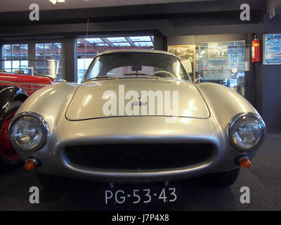 Dieses Bild zeigt einen 1956-1959 DKW Auto Union 3 6 Monza, ein Automodell, das für seine Technik und sein Design während seiner Produktionsjahre bekannt ist. Sie repräsentiert die deutsche Nachkriegsgeschichte. Stockfoto