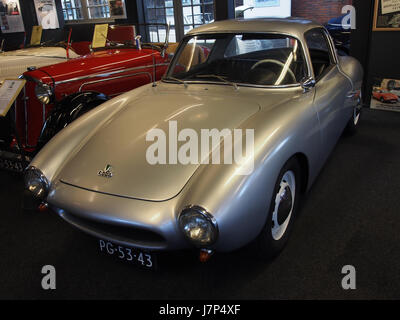 Der 1956-1959 DKW Auto Union 3-6 Monza war ein bemerkenswertes Modell in der Automobilgeschichte, das in der Nachkriegszeit für sein Design und seine Ingenieurskunst bekannt war. Das Fahrzeug wurde für seine Leistung anerkannt. Stockfoto