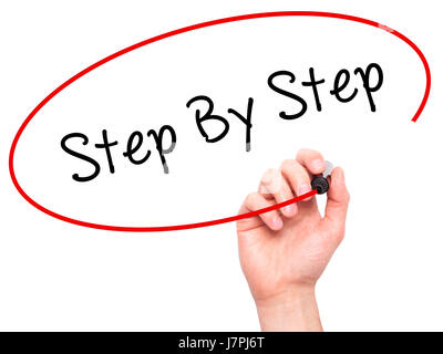 Mann Hand schreiben Schritt für Schritt mit schwarzen Balken am Bildschirm. Isoliert auf weiss. Wirtschaft, Technologie, Internet-Konzept. Stock Foto Stockfoto
