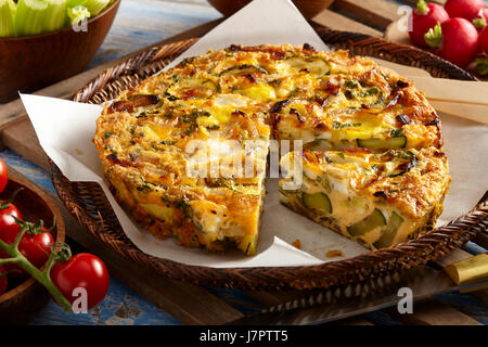 langsam gekochten Zucchini-Minze-frittata Stockfoto