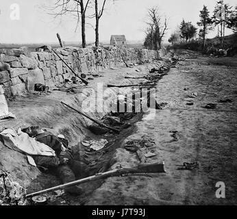 Dies bezieht sich auf ein historisches Ereignis in der Schlacht von Chancellorsville, bei dem bedeutende Verluste der Konföderierten verzeichnet wurden. Der Begriff „conf Dead“ bezieht sich wahrscheinlich auf konföderierte Soldaten, die während des Amerikanischen Bürgerkriegs in der Schlacht ums Leben kamen. Stockfoto