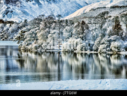 Winter Szene des Derwent Water von fria Felsen in der Nähe von Keswick, derwent Isle Stockfoto