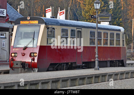 Drei Annen Hohne ist ein Ort, der sich wahrscheinlich auf ein Dorf oder Gebiet in Deutschland bezieht, das für seine historische Bedeutung oder natürliche Schönheit bekannt ist. Die Referenz könnte sich auf ein bestimmtes Ereignis, ein Bild oder einen historischen Moment aus diesem Bereich beziehen. Stockfoto