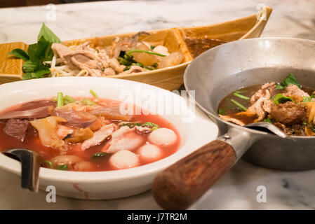 Große Mahlzeit von Thai Stil Nudelsuppe, Fotoarchiv Stockfoto