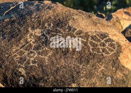 Alte indianische Felszeichnungen auf einem Felsen Stockfoto