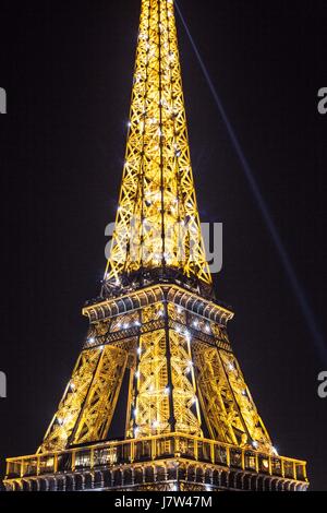 Eiffelturm bei Nacht, Paris, Frankreich, Europa Stockfoto