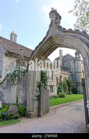 Torbogen Lacock Abbey Wiltshire, England DSC00817 Stockfoto