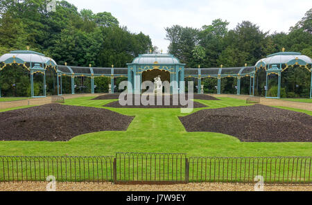 Voliere Waddesdon Manor Buckinghamshire, England DSC07497 Stockfoto