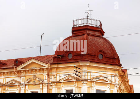 Dach der alten Gebäude in Czernowitz, Ukraine Stockfoto