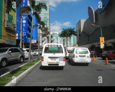 Das Araneta Center in Cubao, Quezon City, ist ein bedeutender Geschäftskomplex auf den Philippinen. Es ist bekannt für seine Geschäfte, Büroflächen und das berühmte Araneta Coliseum, ein Zentrum für Shopping und Unterhaltung. Stockfoto