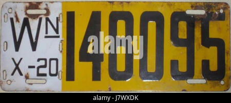 Dieses Kennzeichen aus Washington von 1920 repräsentiert das Kfz-Zulassungssystem in den Vereinigten Staaten während des frühen 20. Jahrhunderts und zeigt das Design und den historischen Kontext der Autokennzeichnung. Stockfoto