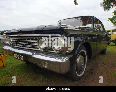 1962 Ford Fairlane, niederländischer Lizenz Registrierung AE 11 32 p7 Stockfoto