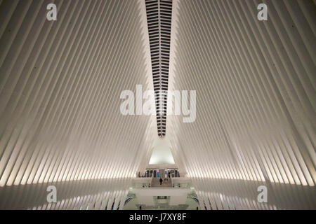 World Trade Center Verkehrsknotenpunkt und Einkaufszentrum Westfield World Trade Center bekannt als das Oculus New York Vereinigte Staaten Stockfoto