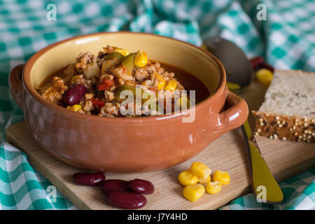 Teller mit Chili Con carne Stockfoto