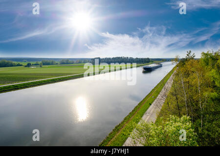 Freightship am Main-Donau-Kanals, in der Nähe von Hilpoltstein, fränkische Seenplatte, Mittelfranken, Franken, Bayern, Deutschland Stockfoto