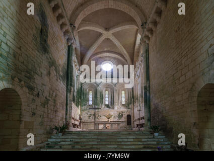 Frankreich, Dordogne, Saint Amand de Coly, gekennzeichnet Les Plus Beaux Villages de France (die schönsten Dörfer Frankreichs), die Kirche, Kirchenschiff Stockfoto