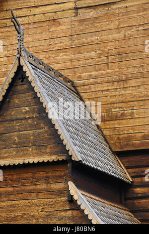 Lom mittelalterlichen Stabkirche Kirche Detail. Viking-Symbol. Norwegen-Tourismus-highlight Stockfoto