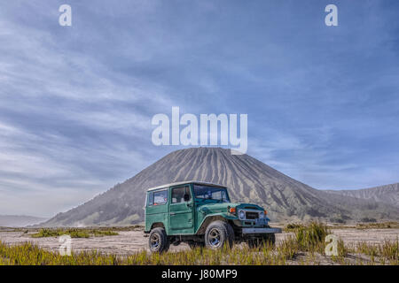 Jeep-Tour in Bromo Tengger Semeru Nationalpark, Java, Indonesien, Asien Stockfoto