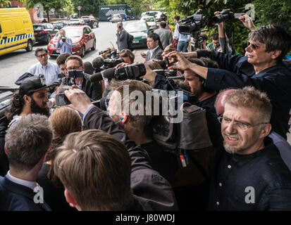 Medien scrum in der Burton Rd Moschee, West Didsbury wo Salman Abedi verehrt. Stockfoto