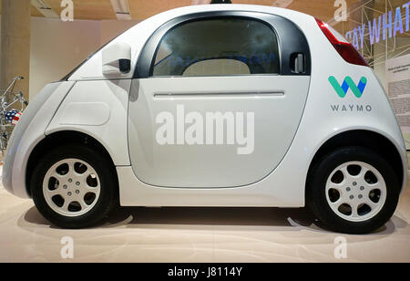 Waymo selbstfahrende Auto (früher Google) im Museum Display, London Stockfoto