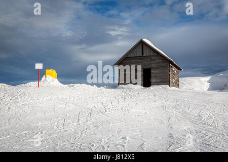 Alte Scheune in Madonna di Campiglio Ski Resort, Italienische Alpen, Italien Stockfoto