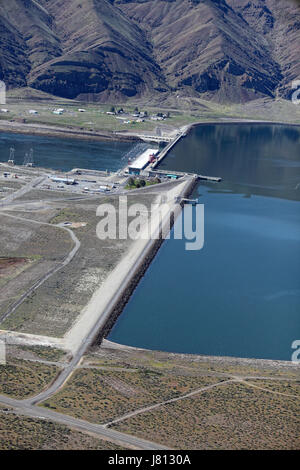 Der Priester Rapids Wasserkraftwerk am Columbia River in der Nähe von Wenatchee, Washington, USA. Stockfoto