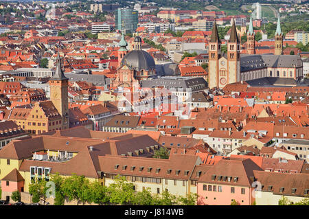 Deutschland, Bayern, Würzburg, Blick von der Festung Marienberg Festung zeigt die Alstadt oder die Altstadt mit dem Rathaus der Stadt Neumünster und Kathedrale Stockfoto