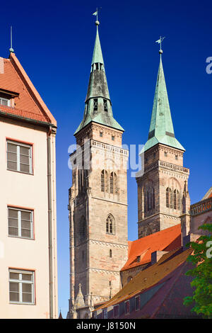 Deutschland, Bayern, Nürnberg, Rückansicht 13. Jahrhundert Sebalduskirche oder St. Sebaldus-Kirche, der Türme. Stockfoto