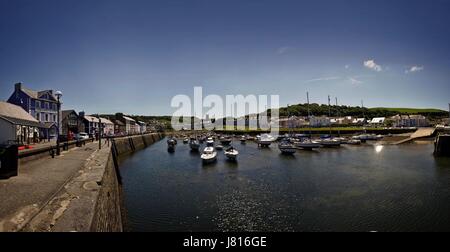 Aberaeron (Worte als Aberayron) ist ein Badeort in Ceredigion, Wales, Aberystwyth bis Cardigan. Stockfoto