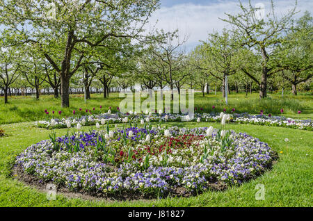 Dachau ist heute zunächst mit dem ersten deutschen Konzentrationslager verbunden, aber es ist noch mehr als das in Dachau Geschichte - Schloss Dachau. Stockfoto