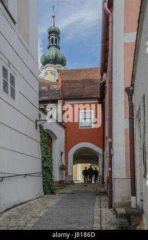 Die malerische Kallmünz ist bekannt für seine vielen Künstlern, die hier lebten und arbeiteten. Zum Beispiel die berühmte Malerin Gabriele Münter und Wassily Kandinsky Stockfoto