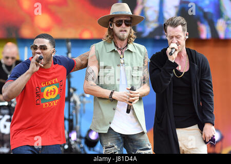 New York, NY, USA. 26. Mai 2017. Brian Kelley und Tyler Hubbard von Florida Georgia Line und Nelly führen bei Rumsey Playfield im Central Park für 2017 Good Morning America Concert Series am 26. Mai 2017 in New York City. Bildnachweis:: John Palmer/Media Punch/Alamy Live-Nachrichten Stockfoto