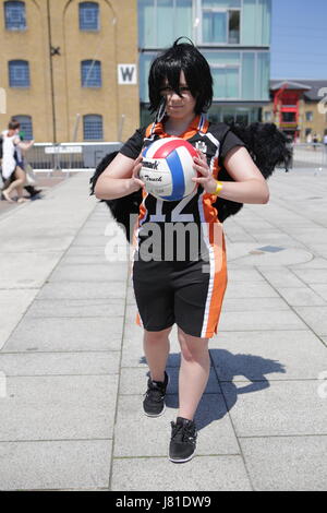 London, UK. 26. Mai 2017.  Die London und Europas führende MCM Comic-Con 3 Tag Jahresveranstaltung im Excel Centre, Anime, Comic, Film, Spiel, Cosplay und Pop-Kultur mit Fans verkleidet als ihren Lieblingsfiguren feiert. Bildnachweis: Enrique Guadiz / Alamy Live News Stockfoto