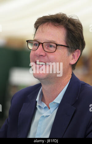 Hay Festival 2017 - Heu auf Wye, Wales, Großbritannien - Mai 2017 - Nick Clegg, ehemaliger stellvertretender Premierminister im Hay Festival, wie es im Jahr 2017 sein 30-jähriges Bestehen feiert. Steven Mai/Alamy leben Nachrichten Stockfoto