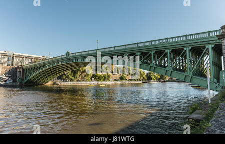 Brücke der Motte Rouge über den Fluss Erdre in Nantes (Frankreich) Stockfoto