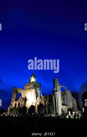 Crowland Abbey in der Nacht; Crowland Stadt; Lincolnshire; England; UK Stockfoto