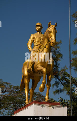 Asien, MYANMAR (BURMA), Magway Region, Magwe, Statue von General Aung San, Vater von Aung San Suu Kyi Stockfoto