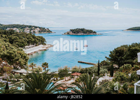 Schöne Sommerfrische und Strände in Hvar, Kroatien Stockfoto