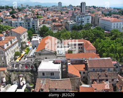 Blick auf Split von der Spitze des Glockenturms in der Nähe von Diokletian Palast. Stockfoto