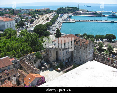 Blick auf Split von der Spitze des Glockenturms in der Nähe von Diokletian Palast. Stockfoto