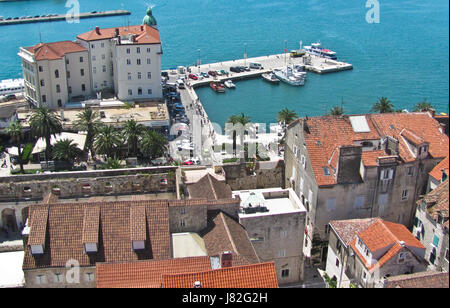 Blick auf Split von der Spitze des Glockenturms in der Nähe von Diokletian Palast. Stockfoto