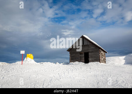 Alte Scheune in Madonna di Campiglio Ski Resort, Italienische Alpen, Italien Stockfoto
