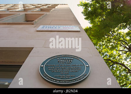 Stadt von Westminster grüne Plakette markiert den Standort eines Hauses von zukunftsweisenden Geologe William Smith, Buckingham Street, London, England Stockfoto