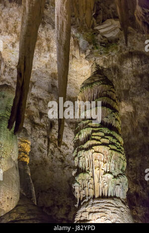 Carlsbad Caverns National Park, New Mexico - Formationen in dem großen Raum im Carlsbad Caverns. Stockfoto